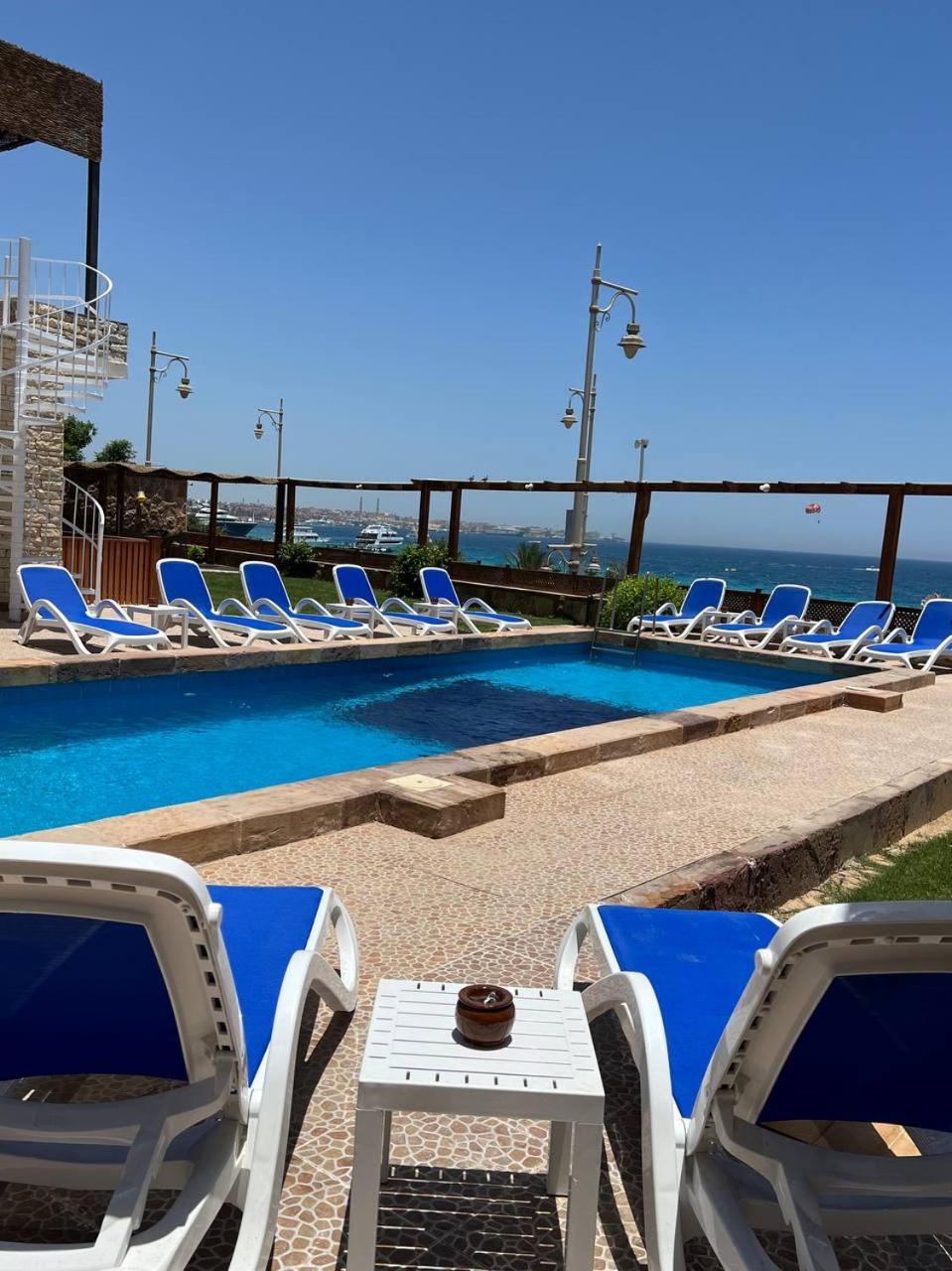 Serafy City Center Hostel And Pool For Foreigners Adults Only Hurghada Eksteriør bilde