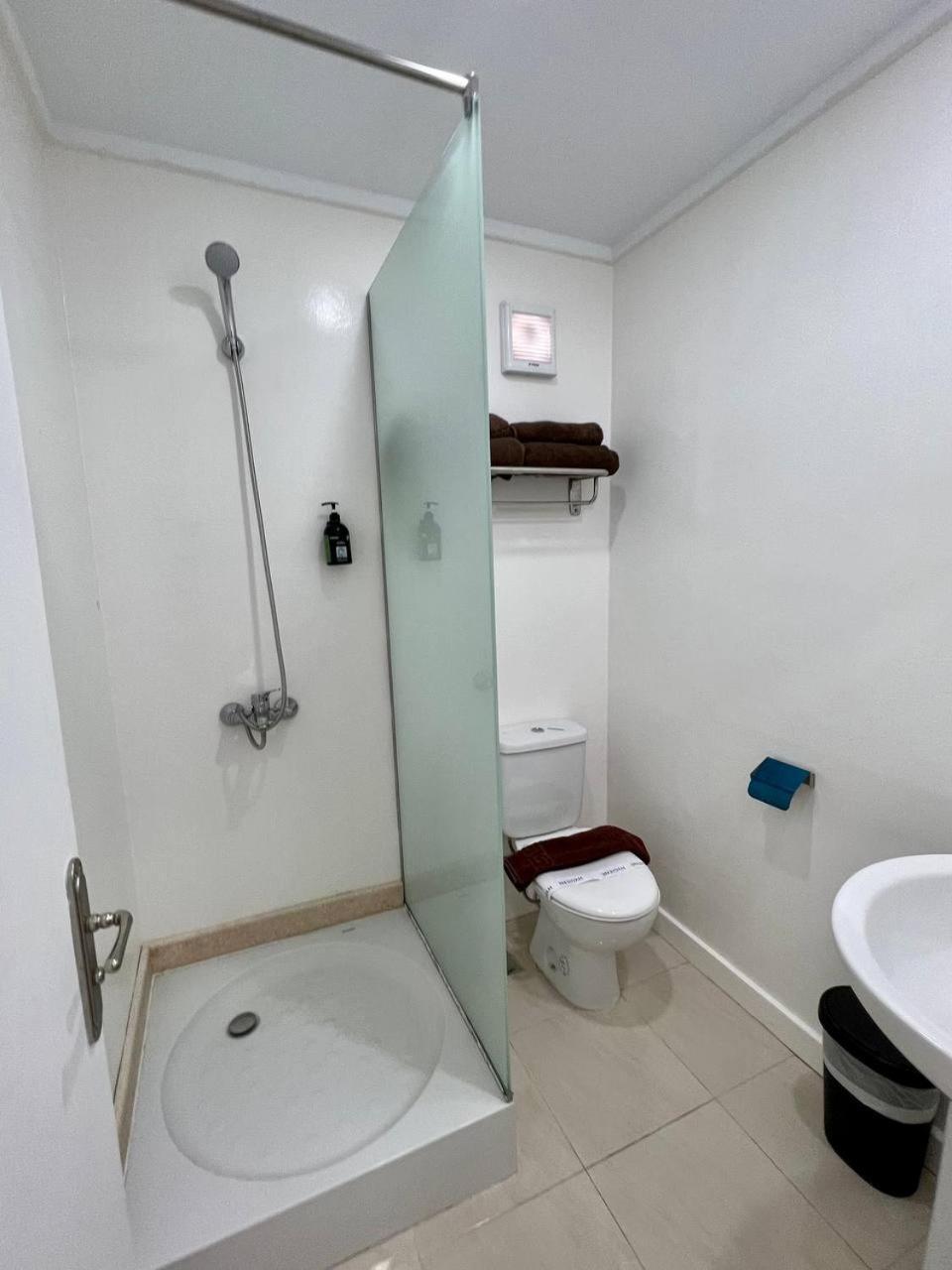 Serafy City Center Hostel And Pool For Foreigners Adults Only Hurghada Rom bilde