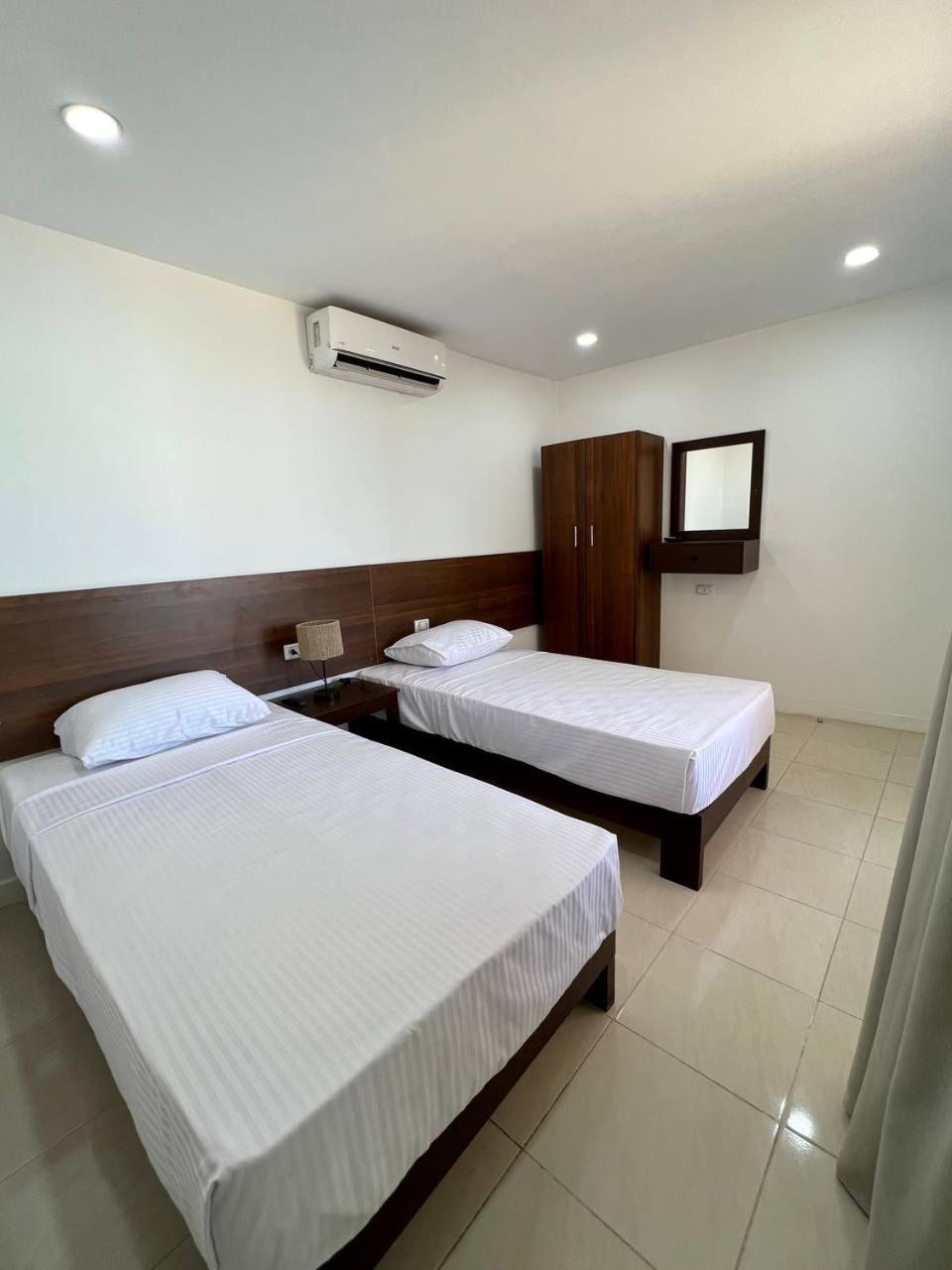 Serafy City Center Hostel And Pool For Foreigners Adults Only Hurghada Rom bilde