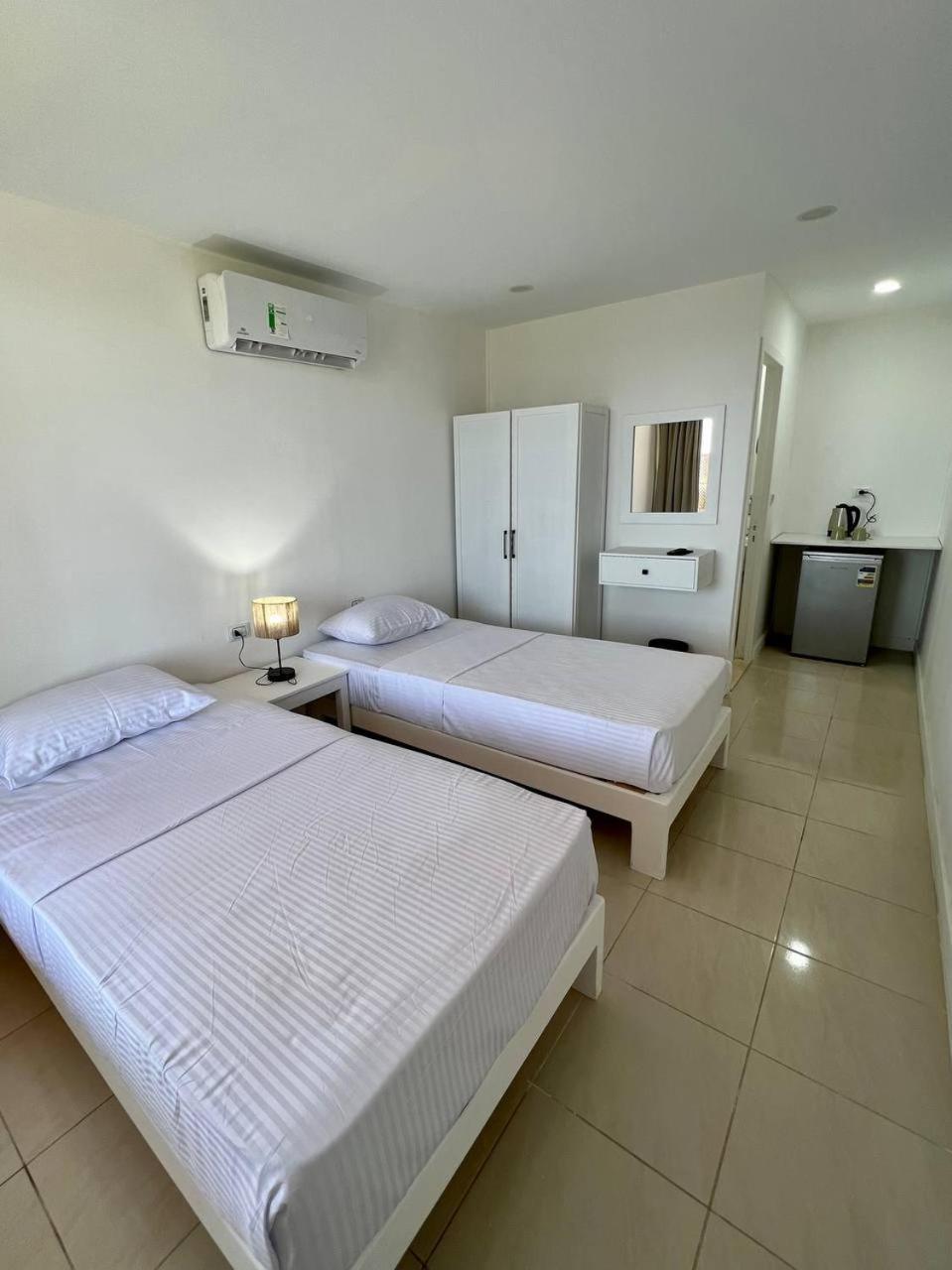 Serafy City Center Hostel And Pool For Foreigners Adults Only Hurghada Rom bilde