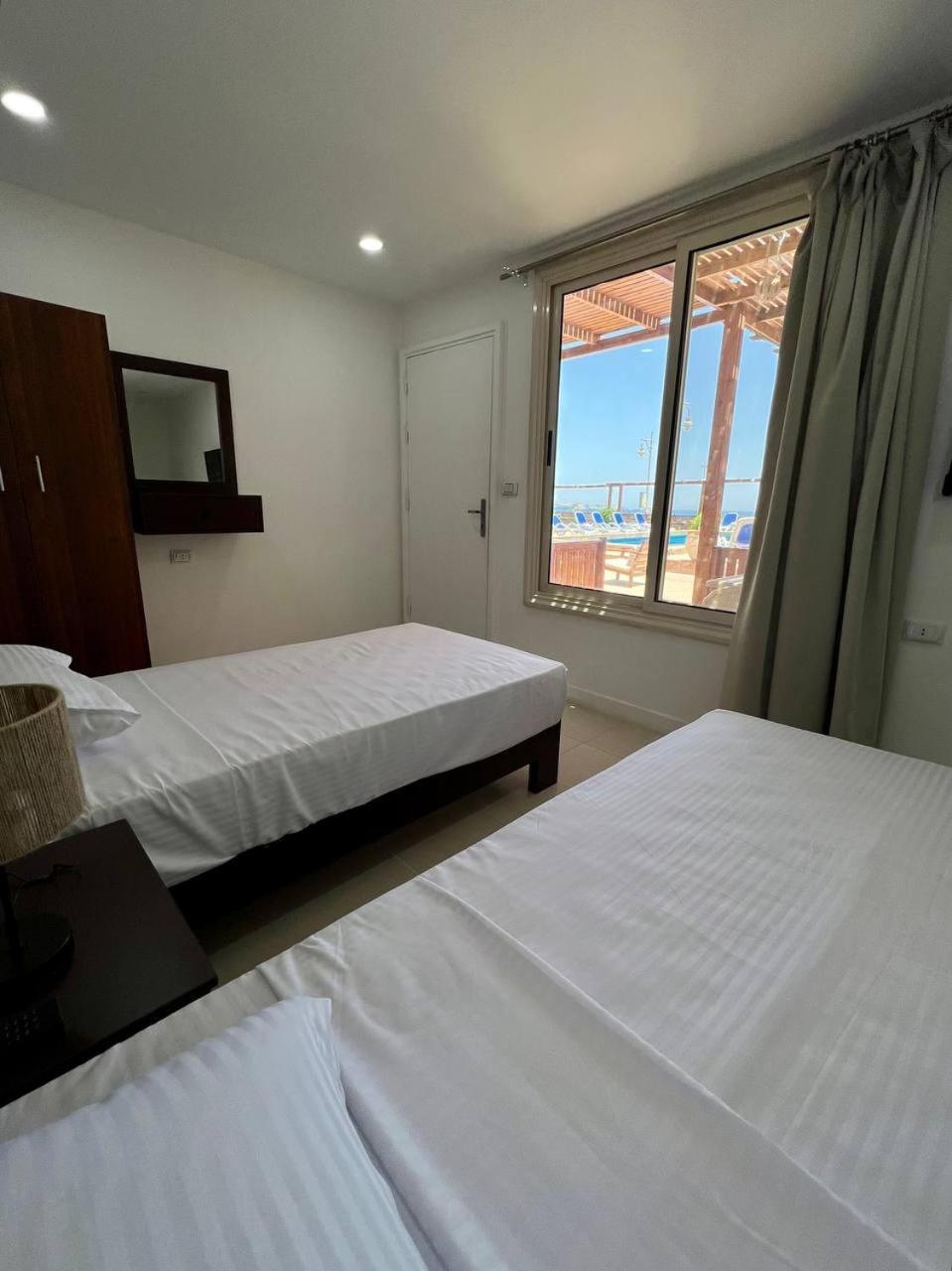Serafy City Center Hostel And Pool For Foreigners Adults Only Hurghada Rom bilde