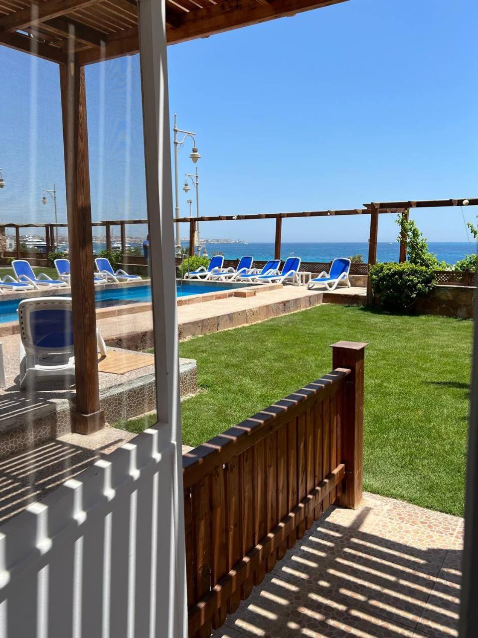 Serafy City Center Hostel And Pool For Foreigners Adults Only Hurghada Rom bilde